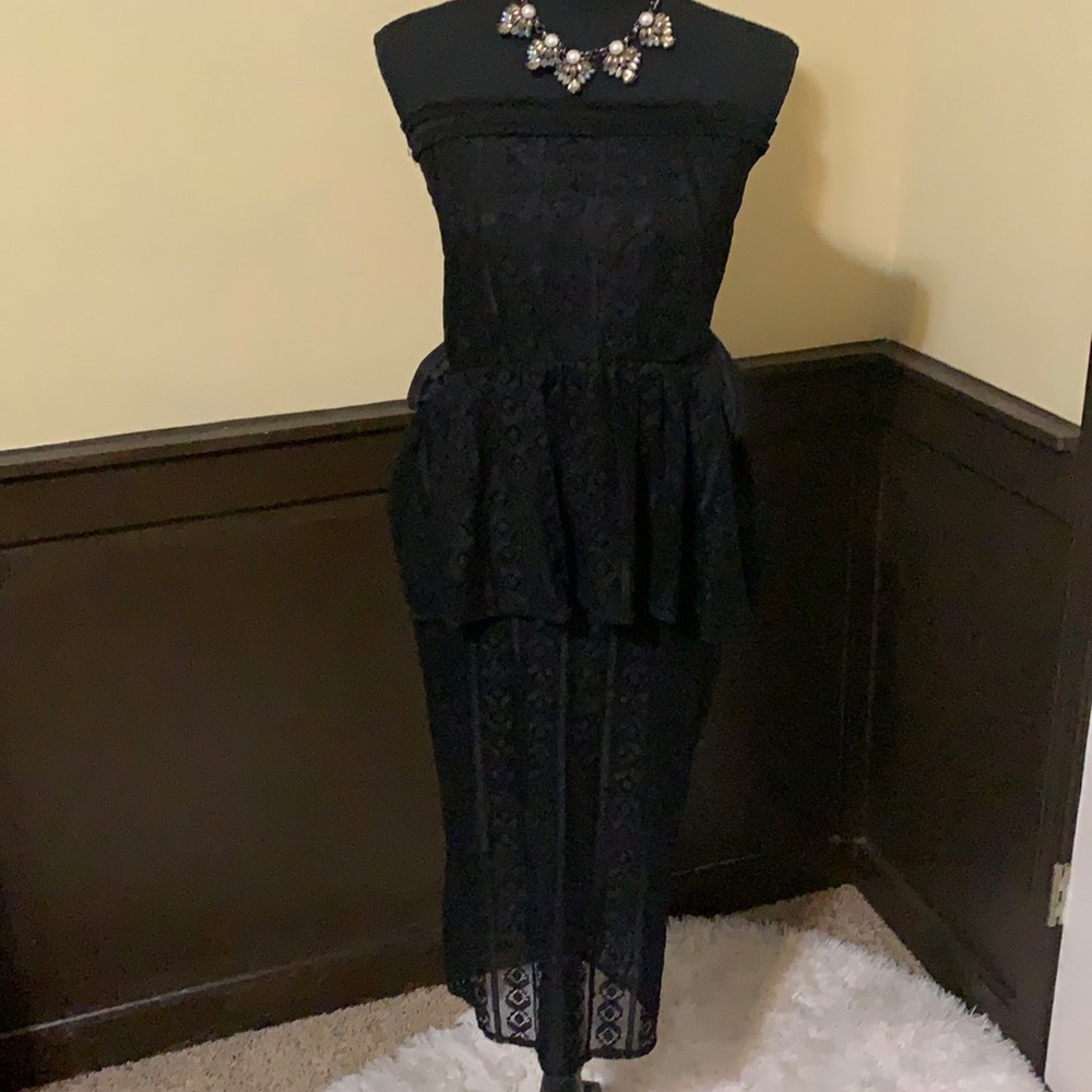 2 piece lace off the shoulder/skirt